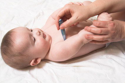 Read more about the article Chăm sóc khi bé bị sốt