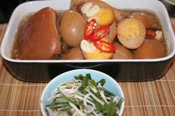 Read more about the article Thịt kho tàu đậm đà cho bữa cơm gia đình