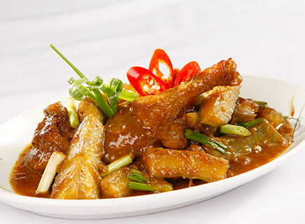 Read more about the article Thịt vịt kho chuối ngon miệng cho cơm tối