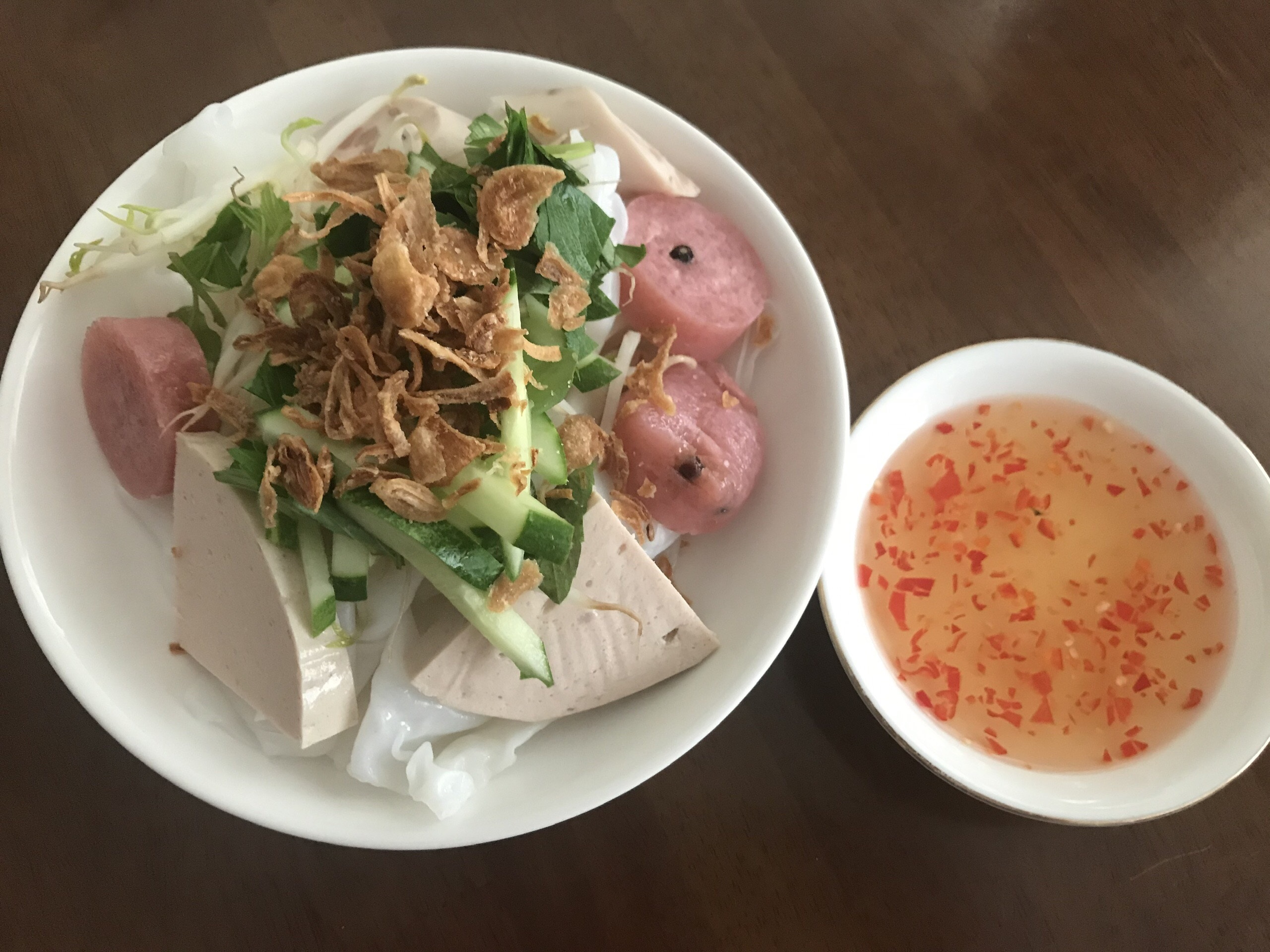 Read more about the article Bánh ướt nem chả cho bữa sáng no bụng